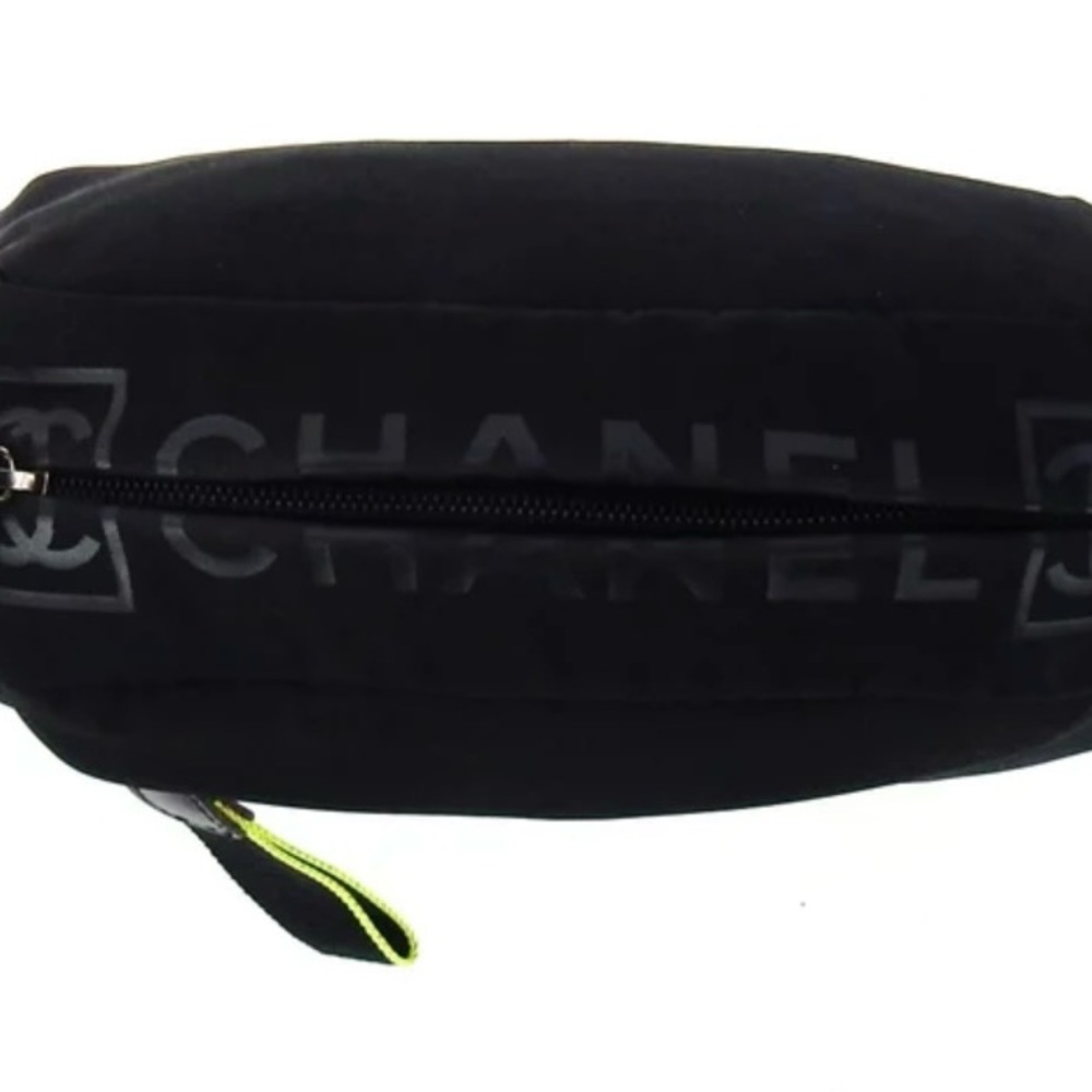 Chanel Clutch Bag for Women or Men. - Picture 11 of 14